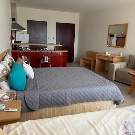 Miramar Palace 615s * סאני ביץ'