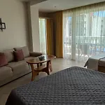 Miramar Palace 615s