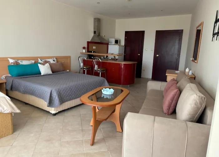 Miramar Palace 615s דירה