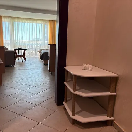 Lägenhet Miramar Palace 615s *